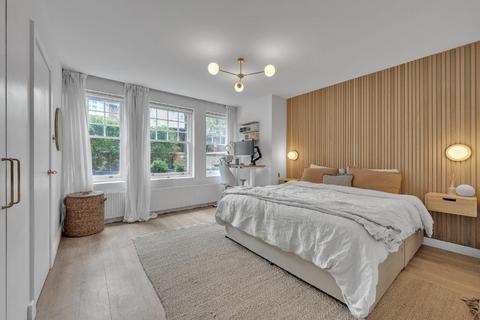 3 bedroom flat for sale, Cleve Road, South Hampstead