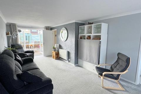 3 bedroom semi-detached house for sale, Aylesbury Avenue, Eastbourne