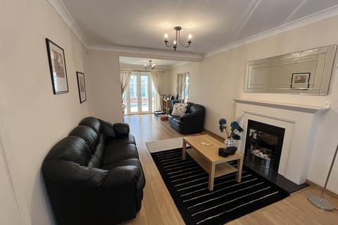 4 bedroom detached house to rent, Blenheim Walk, Coventry, CV6