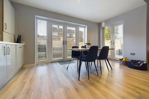 27 Aspen Close, Birtley, Chester Le Street, DH3 1FE