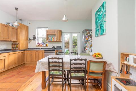 24 Saxon Road, Bristol, BS2 9UG