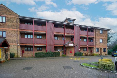 2 bedroom apartment for sale, Moatfield Road, Bushey, Hertfordshire, WD23