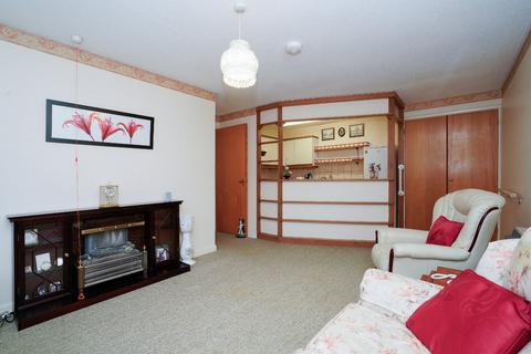 2 bedroom apartment for sale, Moatfield Road, Bushey, Hertfordshire, WD23