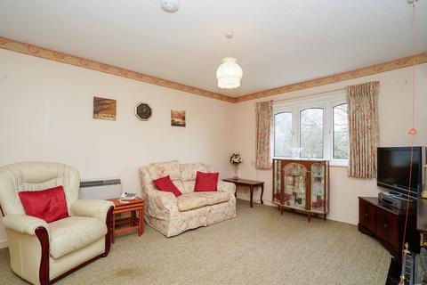 2 bedroom apartment for sale, Moatfield Road, Bushey, Hertfordshire, WD23