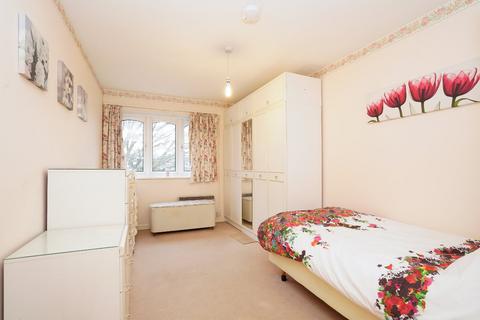 2 bedroom apartment for sale, Moatfield Road, Bushey, Hertfordshire, WD23