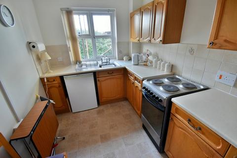 2 bedroom retirement property for sale, Moorside Road, West Moors, Ferndown, BH22