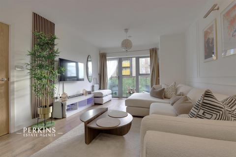 1 bedroom flat for sale, Northolt, UB5