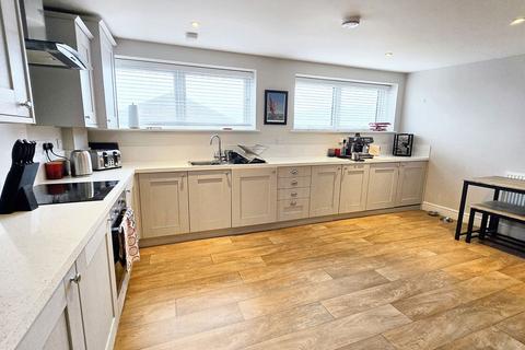 1 bedroom flat for sale, Bank Street, Melksham SN12
