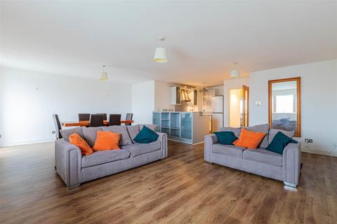 2 bedroom apartment for sale, Henke Court, Cardiff CF10