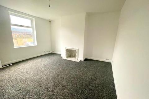 2 bedroom terraced house to rent, Armitage Road, Milnsbridge, Huddersfield