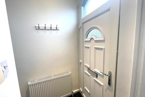 2 bedroom terraced house to rent, Armitage Road, Milnsbridge, Huddersfield