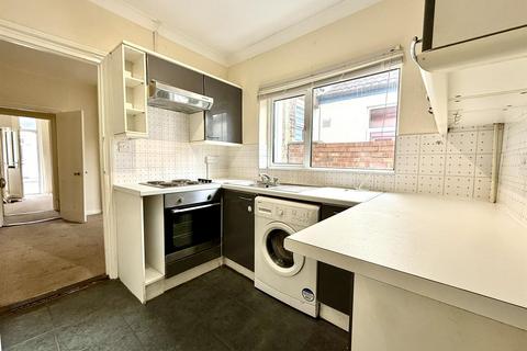 2 bedroom house for sale, Esslemont Road, Southsea