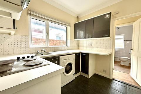 2 bedroom house for sale, Esslemont Road, Southsea