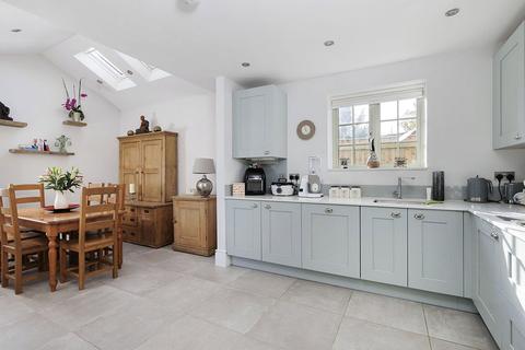 8 Gosse Mews, Broadway, WR12 7FD
