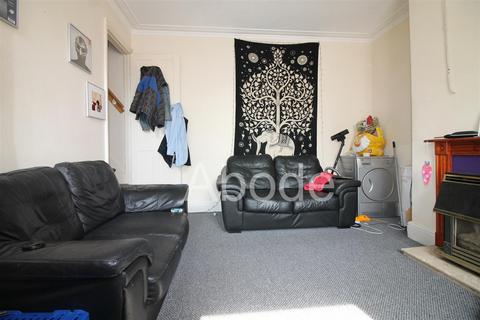 2 bedroom house to rent, Harold Mount, Hyde Park, Leeds