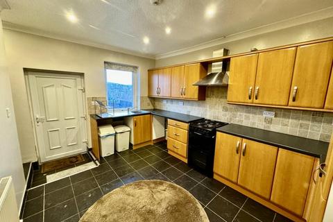 3 bedroom terraced house to rent, Mexborough Road, Bradford, BD2 1BL