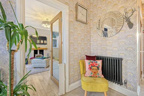 2 Windmill Close, Waltham Abbey, EN9 3BQ
