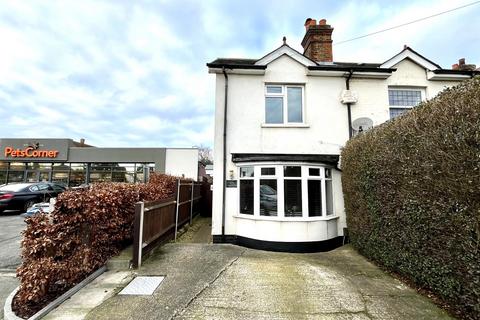 2 bedroom semi-detached house for sale, Leatherhead Road, Chessington, Surrey. KT9 2NN