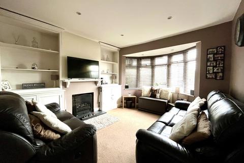 360 Leatherhead Road, Chessington, KT9 2NN