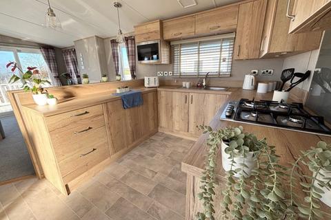 2 bedroom lodge for sale, Hedley Wood Holiday Park