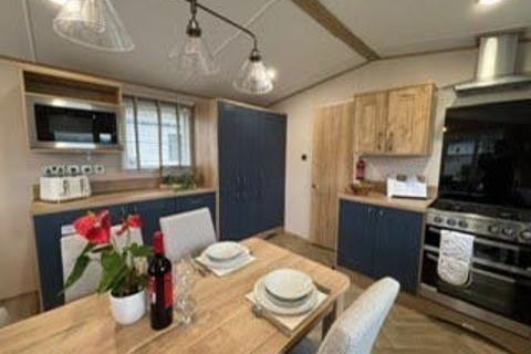 2 bedroom lodge for sale, Hedley Wood Holiday Park