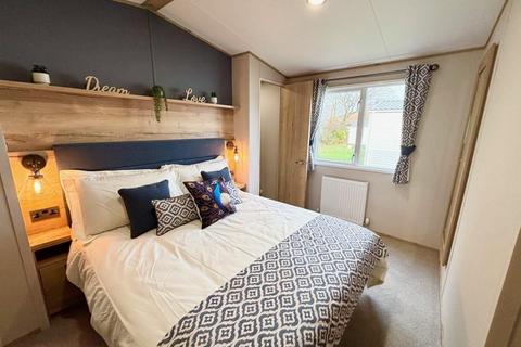 2 bedroom lodge for sale, Hedley Wood Holiday Park