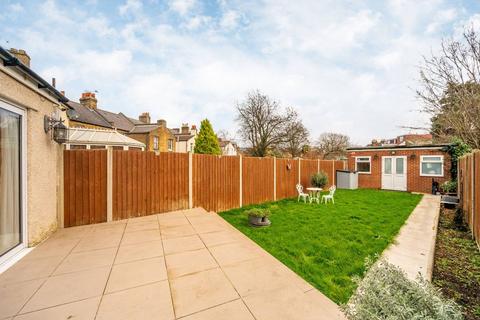 4 bedroom terraced house for sale, Layton Road, Hounslow, TW3