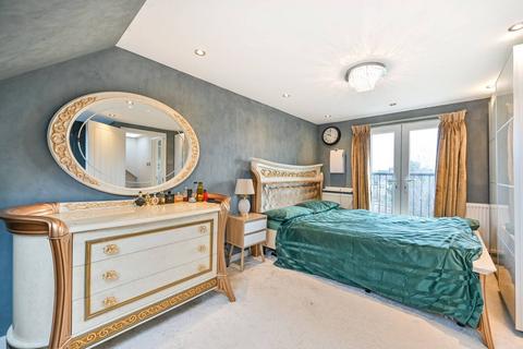 24 Layton Road, Hounslow, TW3 1YH