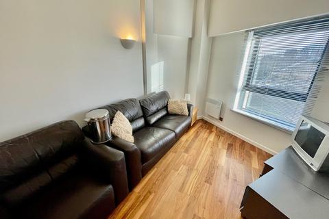 1 bedroom flat to rent, Riverside Way, Leeds, West Yorkshire, UK, LS1