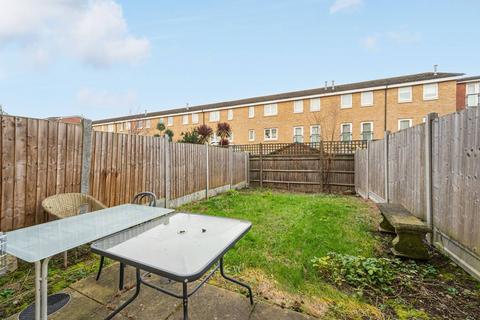 4 bedroom terraced house to rent, Calypso Crescent, Peckham, London, SE15