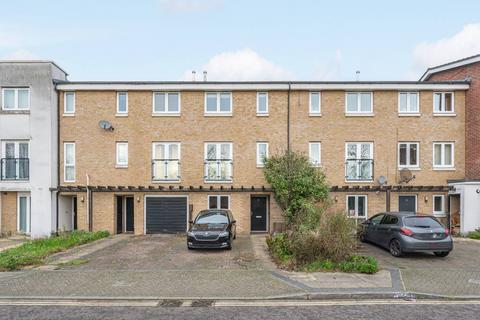 4 bedroom terraced house to rent, Calypso Crescent, Peckham, London, SE15