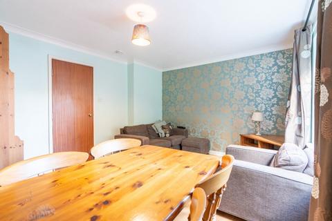 3/1 Gilmours Entry, Edinburgh, EH8 9XL