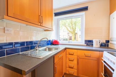 3/1 Gilmours Entry, Edinburgh, EH8 9XL