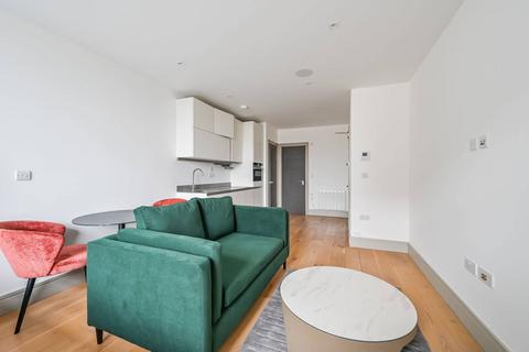 Studio to rent, Zenith House, Tottenham, London, N15