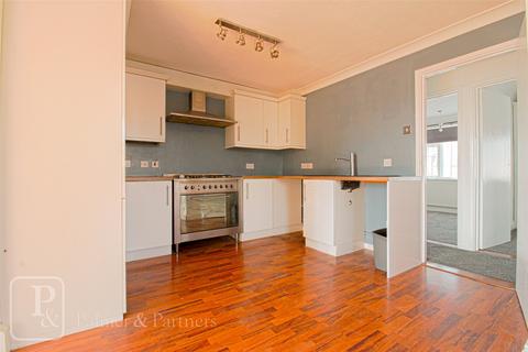 2 bedroom apartment to rent, Frinton Road, Holland-on-Sea, Clacton-on-Sea, Essex, CO15