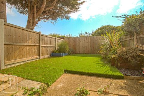 2 bedroom apartment to rent, Frinton Road, Holland-on-Sea, Clacton-on-Sea, Essex, CO15