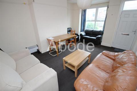 2 bedroom house to rent, Royal Park Avenue, Hyde Park, Leeds