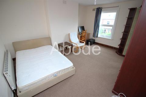 2 bedroom house to rent, Royal Park Avenue, Hyde Park, Leeds