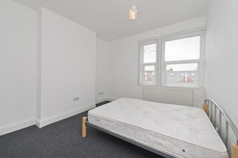 3 bedroom apartment for sale, Fulham Palace Road, Fulham, London, SW6