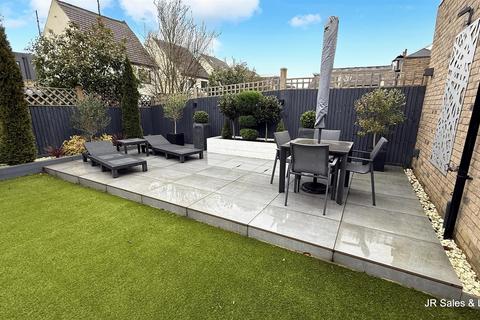 12 Beadman Road, Cheshunt, Waltham Cross, EN8 9FR