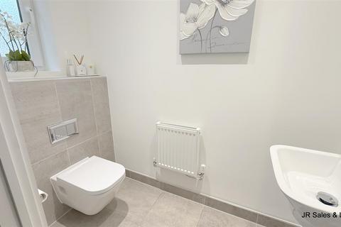 12 Beadman Road, Cheshunt, Waltham Cross, EN8 9FR