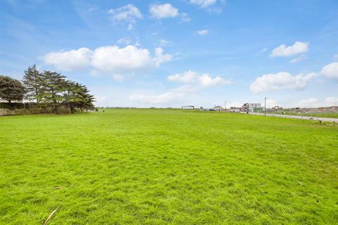 2 bedroom flat for sale, South Terrace, Littlehampton, West Sussex