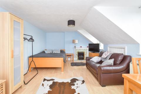 2 bedroom flat for sale, South Terrace, Littlehampton, West Sussex