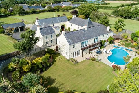 9 bedroom detached house for sale, La Rue De L'Etocquet, Jersey JE3