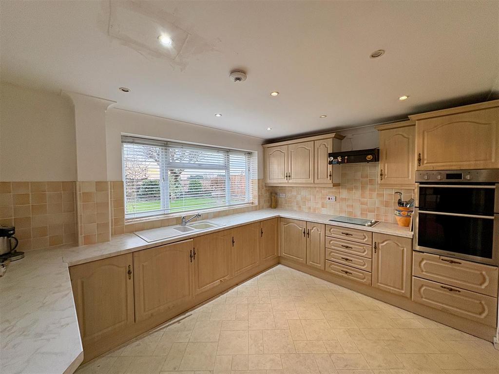 Kitchen/utility