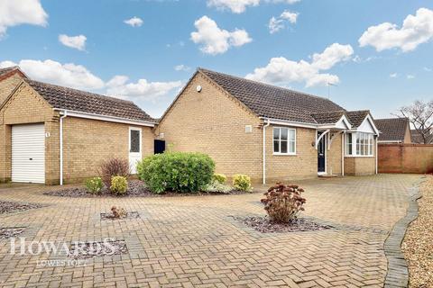 2 bedroom detached bungalow for sale, Cabin Close, Lowestoft