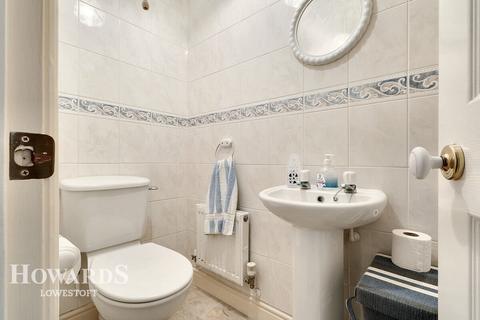 9 Cabin Close, Carlton Colville, Lowestoft, NR33 8GW