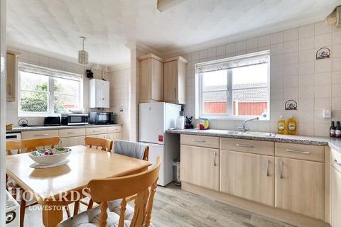 9 Cabin Close, Carlton Colville, Lowestoft, NR33 8GW