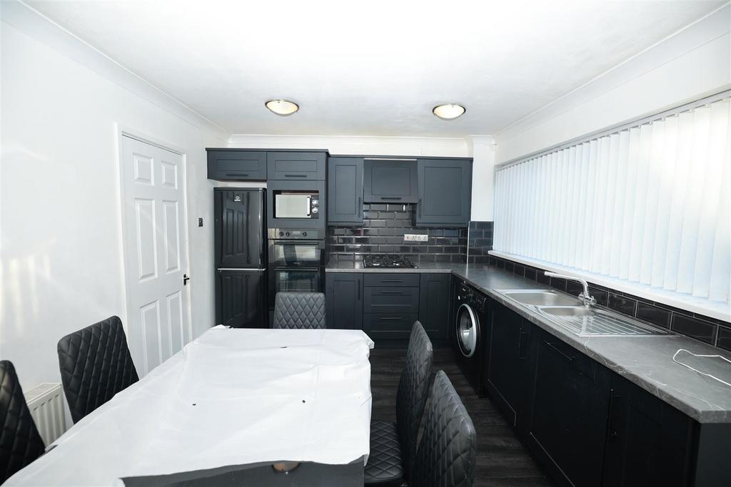 R6  4137.jpg