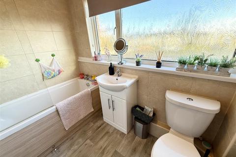 58 Chester Road, Wrexham, LL12 7YS